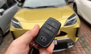 Jak działa inteligentny kluczyk Toyota? Odkryj jego funkcje i zalety