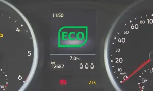 Co oznacza econ w samochodzie i jak wpływa na oszczędność paliwa