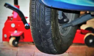 Gdzie jest lewarek w Fordzie S-Max? Sprawdź, jak go znaleźć i uniknąć problemów!