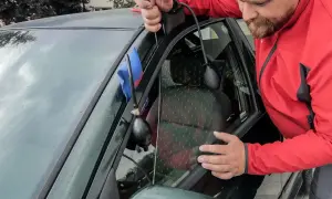 Jak otworzyć BMW E39 bez kluczyka? Skuteczne metody i porady
