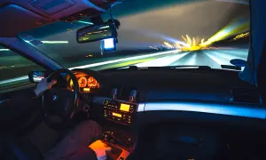 Jaka prędkość na autostradzie w Polsce? Sprawdź, by uniknąć mandatu