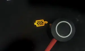 Jak wygląda kontrolka wypalania DPF i co oznacza jej zapalenie?