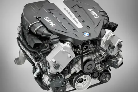 Jak wybrać najlepszy silnik do BMW 7 F01? Porównanie, zalety i wady każdej opcji