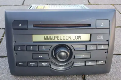 Jak bezpiecznie wyjąć radio samochodowe bez uszkodzenia auta – krok po kroku