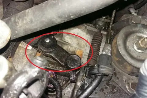 Gdzie dokładnie jest lewarek w Opel Vivaro? Sprawdź, by uniknąć problemów!