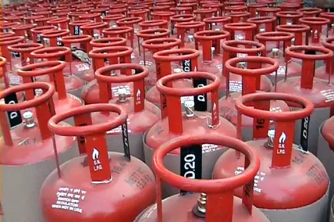 Skąd LPG w Polsce? Odkryj źródła i tajemnice importu gazu