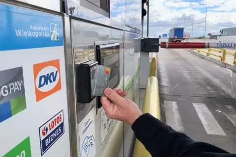 Czy na autostradzie A2 można płacić kartą? Sprawdź, co musisz wiedzieć