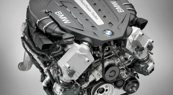 Jak wybrać najlepszy silnik do BMW 7 F01? Porównanie, zalety i wady każdej opcji