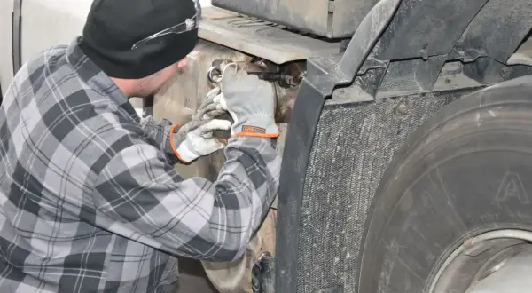 Jak wyczyścić DPF domowym sposobem bez ryzyka uszkodzenia auta