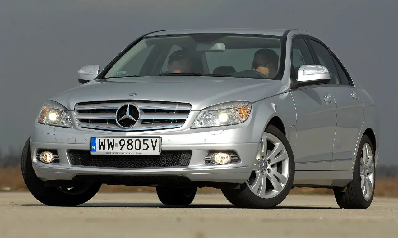 Mercedes C klasa W204 - które silniki oferują najlepsze osiągi?