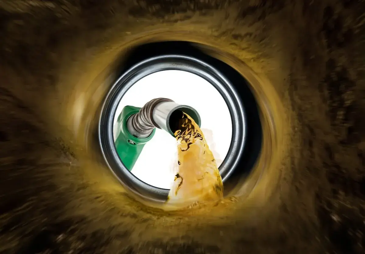 Czy diesel pojedzie na benzynie? Skutki i co zrobić w razie błędu