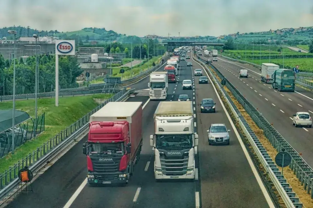 E toll na których autostradach - sprawdź, gdzie możesz zaoszczędzić
