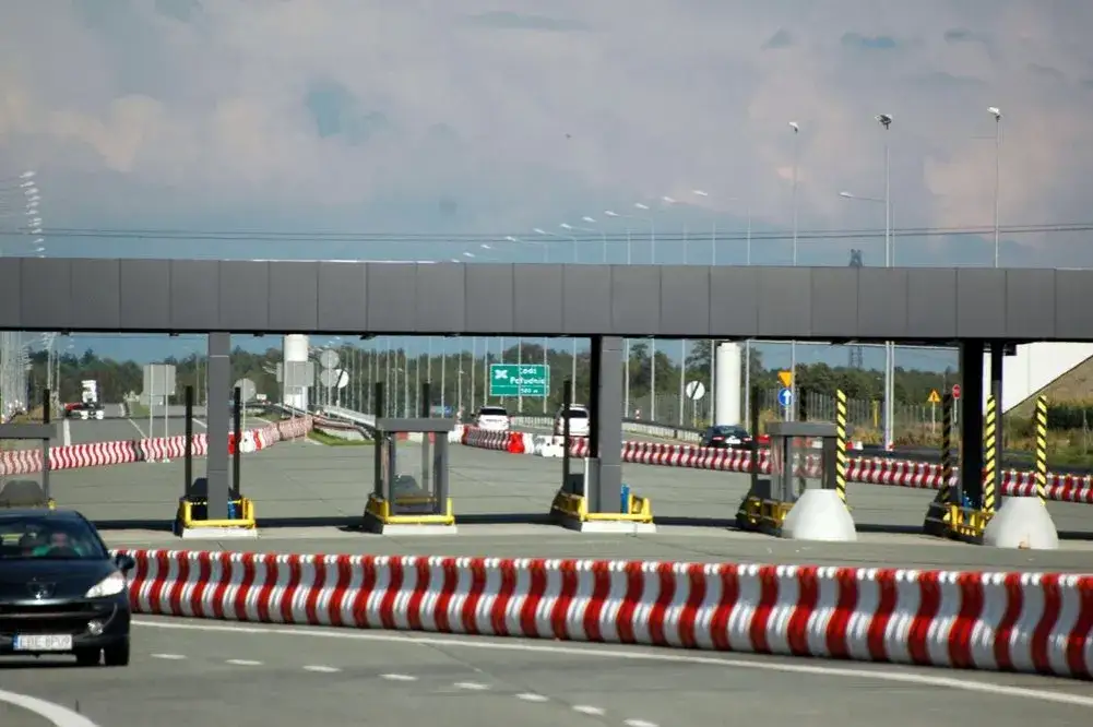 Zdjęcie Czy autostrada S8 jest płatna? Sprawdź, kto musi płacić za przejazd