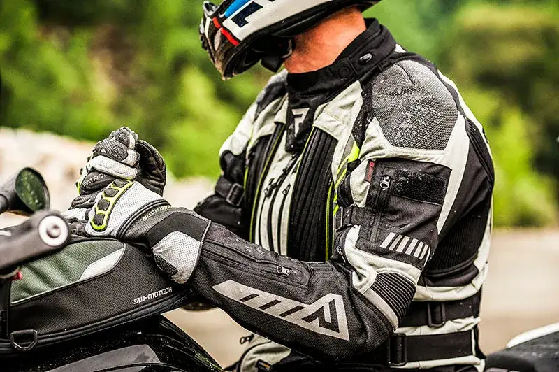 Zdjęcie Jak dobrać rozmiar kurtki motocyklowej, aby uniknąć błędów w zakupie