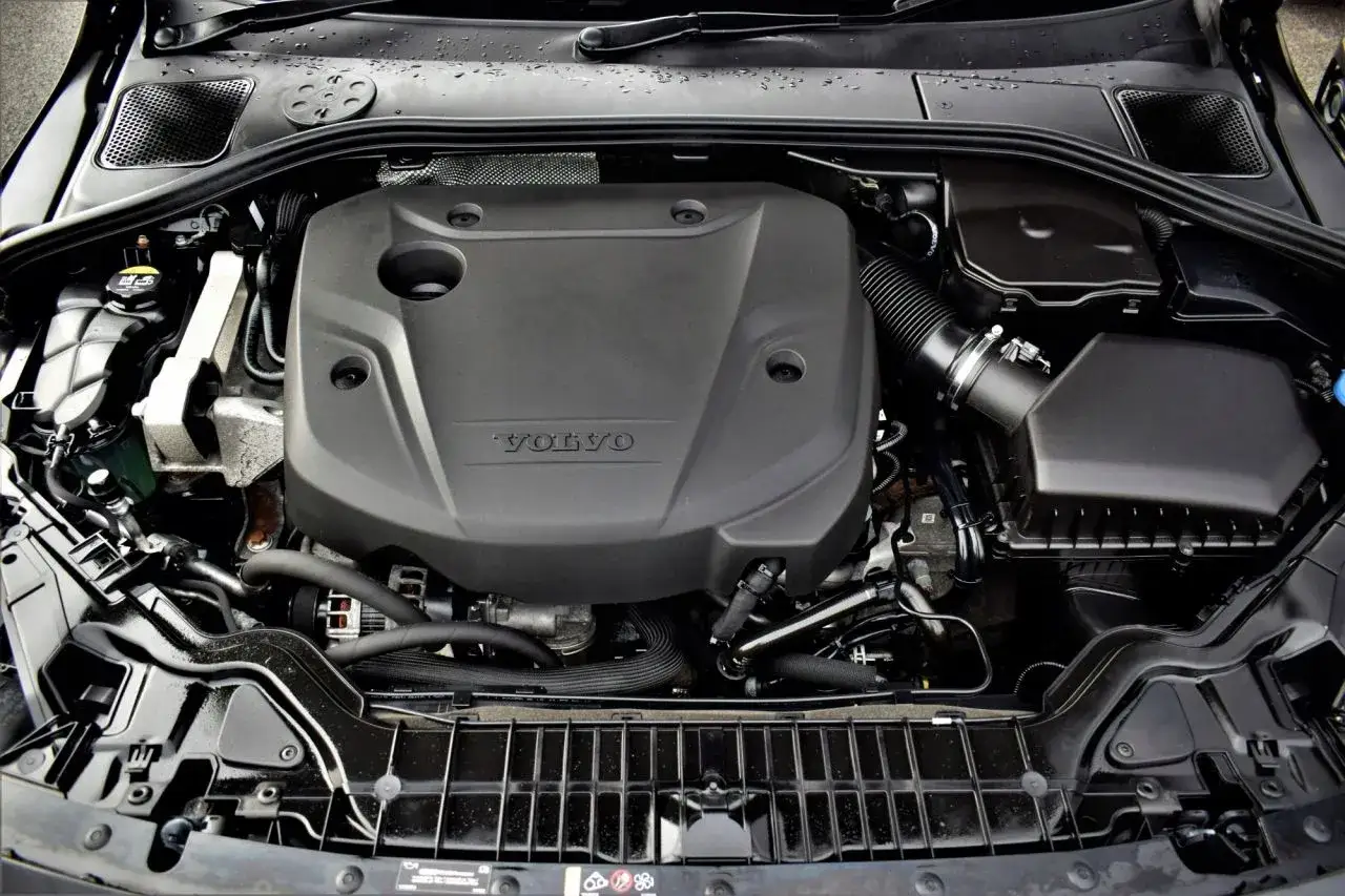 Zdjęcie Volvo XC60 jaki silnik - wybierz najlepszy silnik dla siebie